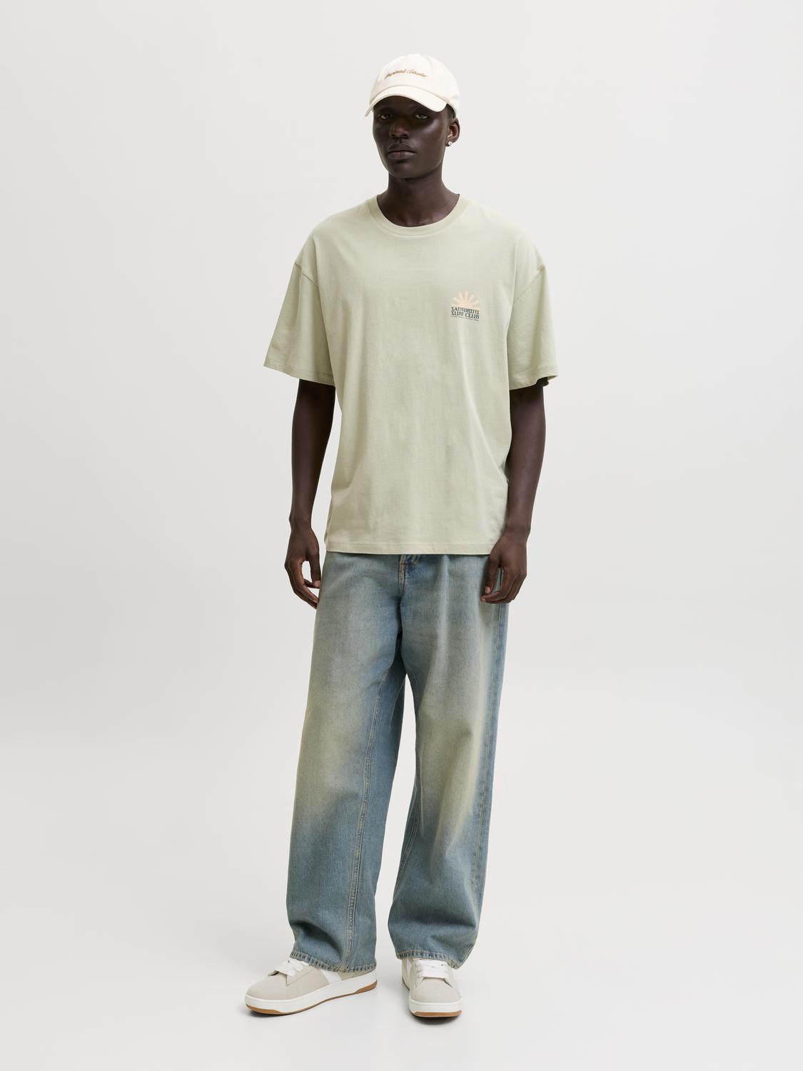 model_shot-front_full